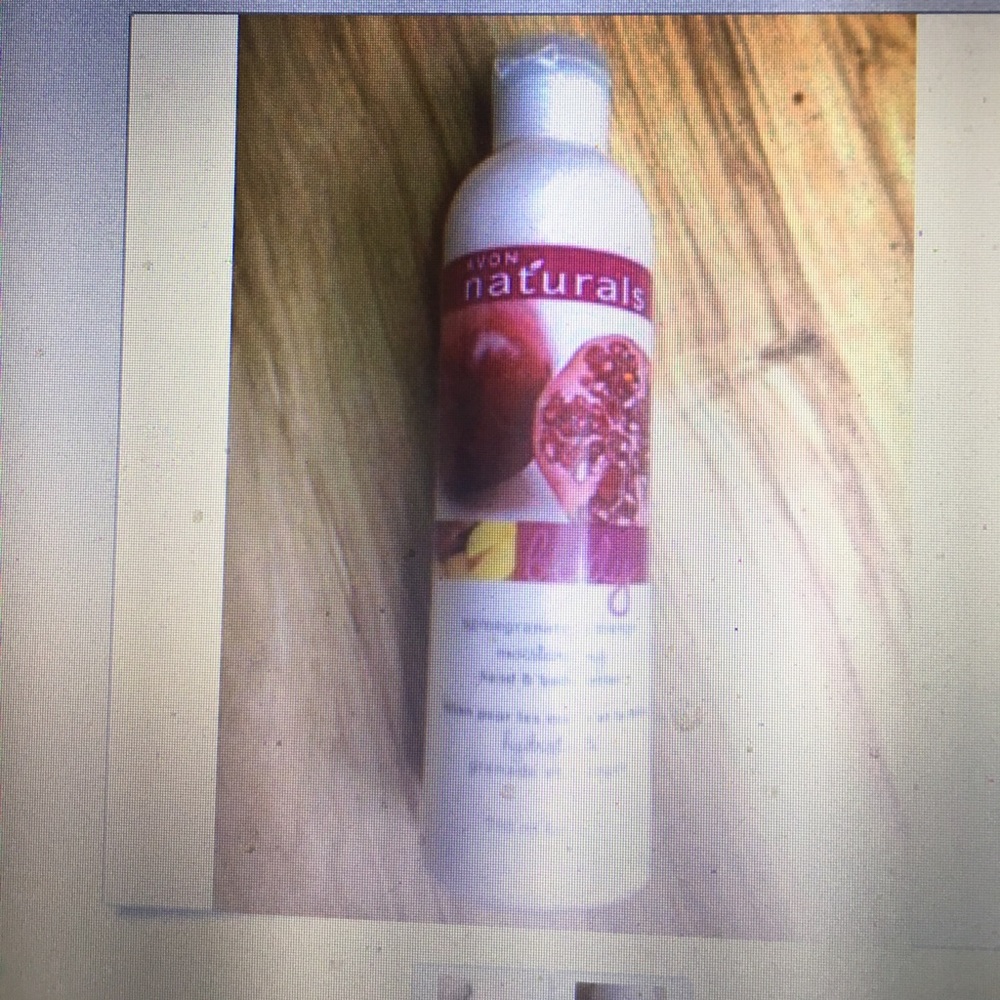 Avon naturals body lotion pomegranate and mango